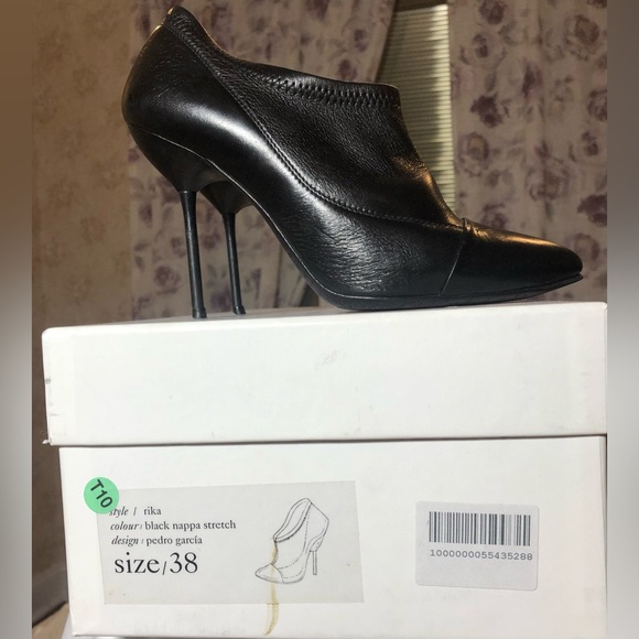 Pedro Garcia Black Leather Heeled Ankle Booties 38/8 - Picture 2 of 5